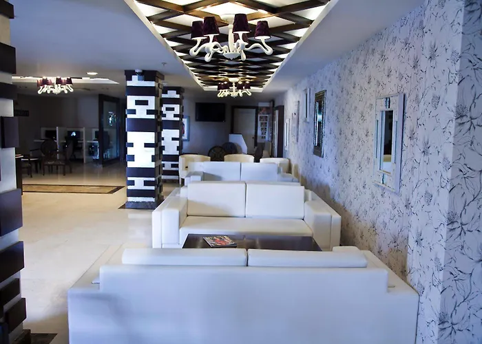 מלון Adella Side (adults Only) מנבגט
