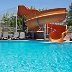 מלון Adella Side (adults Only) מנבגט