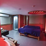 Adella Side (adults Only) 4* מנבגט