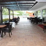 מלון Adella Side (adults Only)