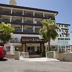 Adella Side (adults Only) 马纳夫加特