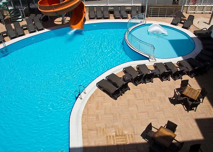 Adella Side (adults Only) ホテル 4*